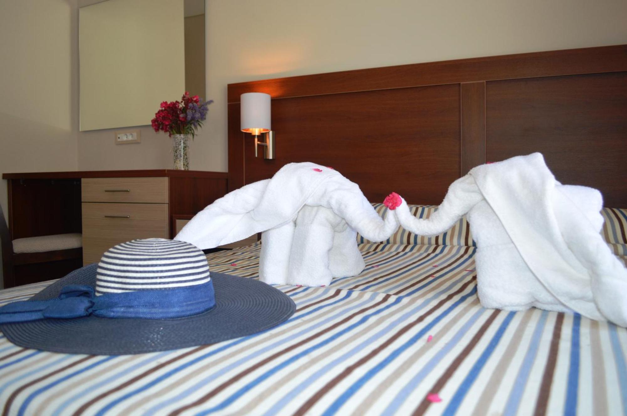 Matala Bay Hotel & Apartments Quarto foto